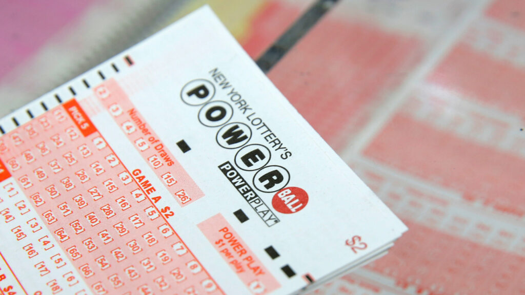 Powerball jackpot climbs to $740M after no weekend grand prize winner